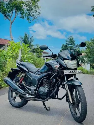 Hero Hunk 2014 Motorbike (Used)