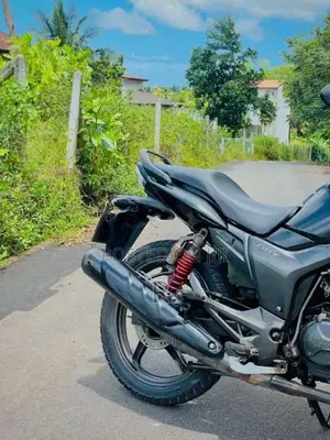 Hero Hunk 2014 Motorbike (Used)