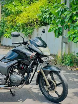 Hero Hunk 2014 Motorbike (Used)