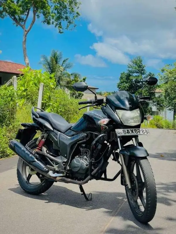 Hero Hunk 2014 Motorbike (Used)
