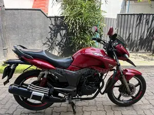 Hero Hunk 2014 Motorbike (Used)