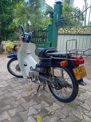 Honda Super Cub Custom 50 2004 Motorbike (Used)