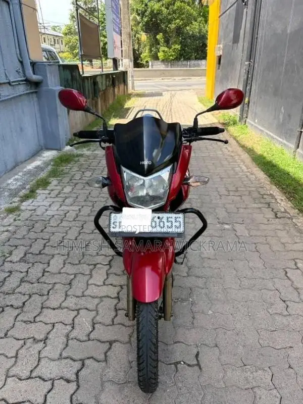 Hero Hunk 2014 Motorbike (Used)