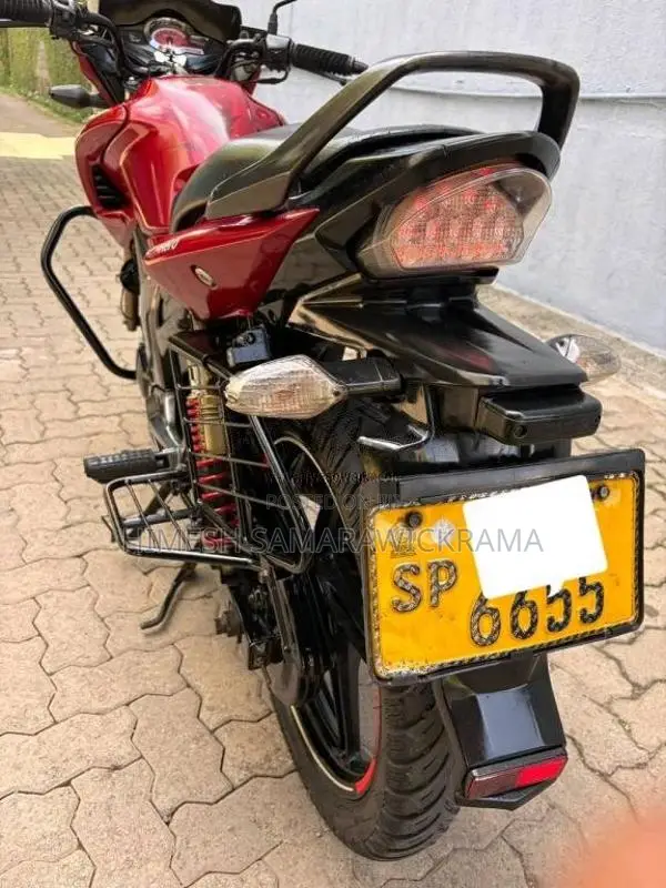 Hero Hunk 2014 Motorbike (Used)