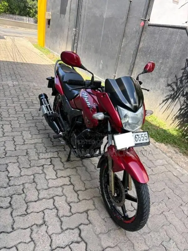 Hero Hunk 2014 Motorbike (Used)