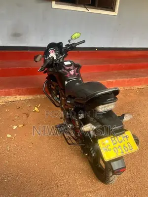 Hero Hunk 2015 Motorbike (Used)