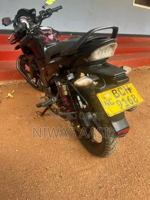 Hero Hunk 2015 Motorbike (Used)