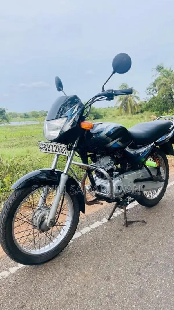 Bajaj CT-100 2015 Motorbike (Used)