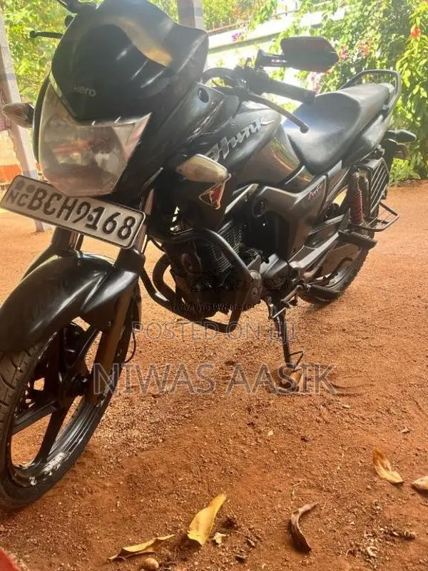 Hero Hunk 2015 Motorbike (Used)
