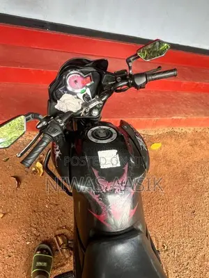 Hero Hunk 2015 Motorbike (Used)