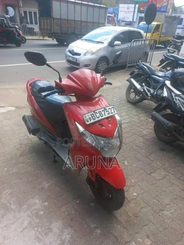 Honda Dio 2015 Motorbike (Used)
