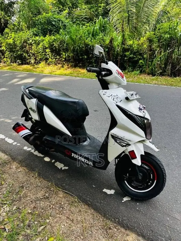 Honda Dio 2012 Motorbike (Used)