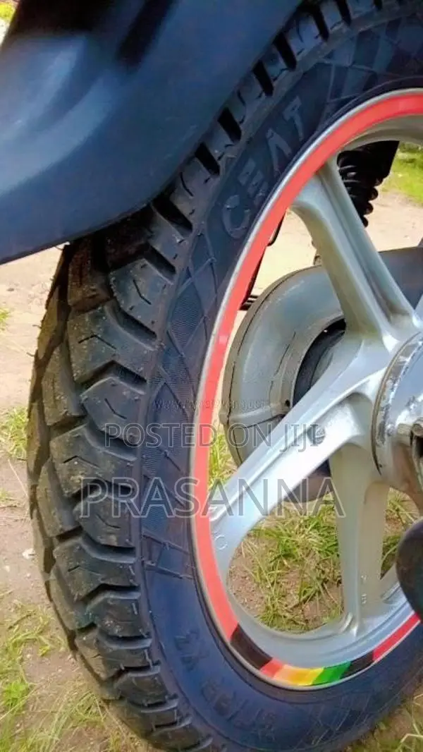 Hero Deluxe 2016 Motorbike (Used)
