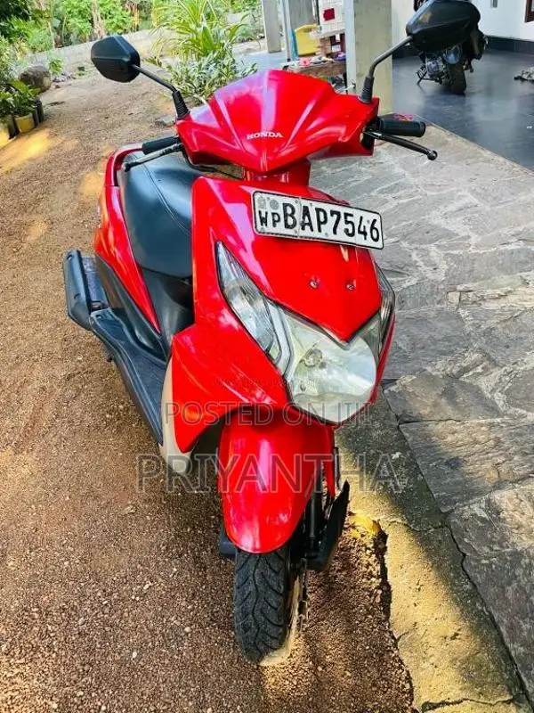 Honda Dio 2013 Motorbike (Used)
