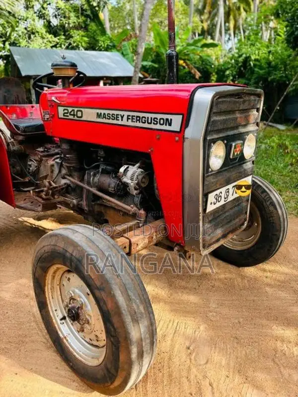 Massey-Ferguson 240 1990 Tractor (Used)