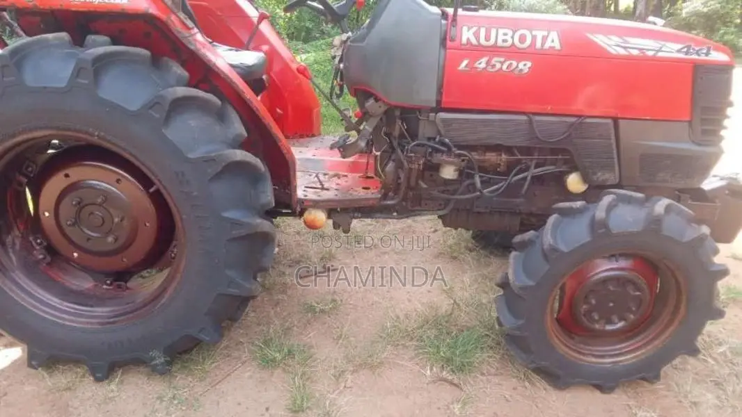 Kubota L4508 2015 Tractor (Used)