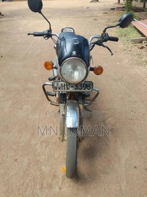 Bajaj Boxer 2004 Motorbike (Used)