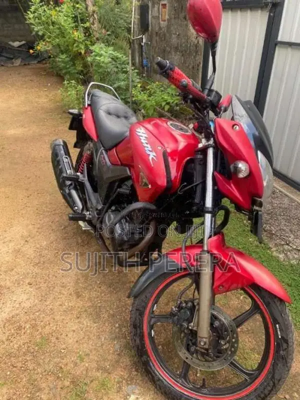 Hero Hunk 2015 Motorbike (Used)