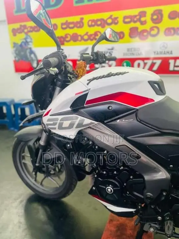 Bajaj Pulsar NS200 2025 Motorbike (Used)