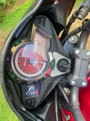 Hero Hunk 2015 Motorbike (Used)