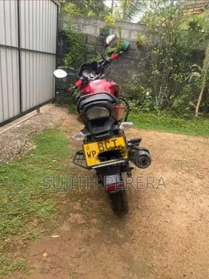 Hero Hunk 2015 Motorbike (Used)