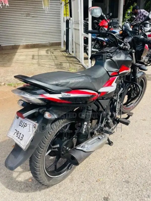 Bajaj Discover 125 2025 Motorbike (Used)