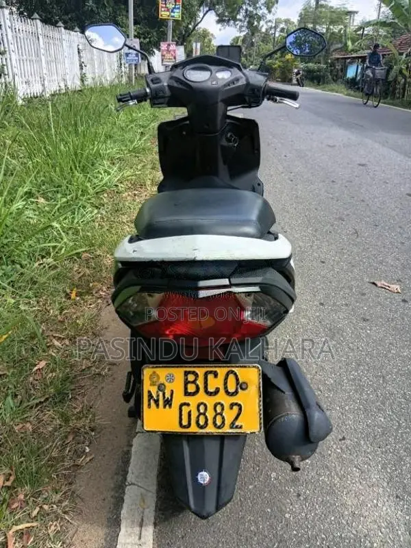Honda Dio 2015 Motorbike (Used)