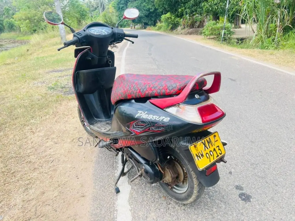 Hero Pleasure 2012 Motorbike (Used)