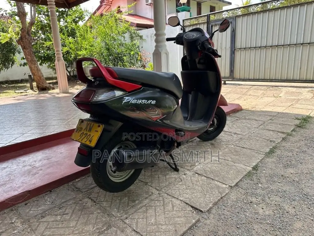 Hero Pleasure 2012 Motorbike (Used)