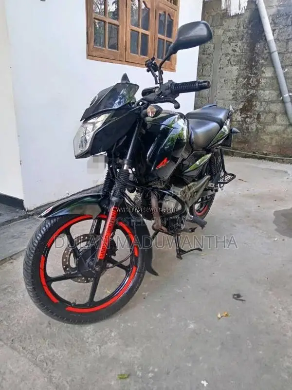 Bajaj Pulsar 135 LS 2015 Motorbike (Used)