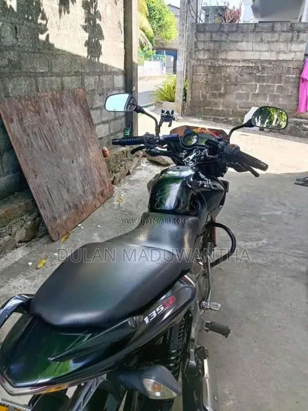 Bajaj Pulsar 135 LS 2015 Motorbike (Used)