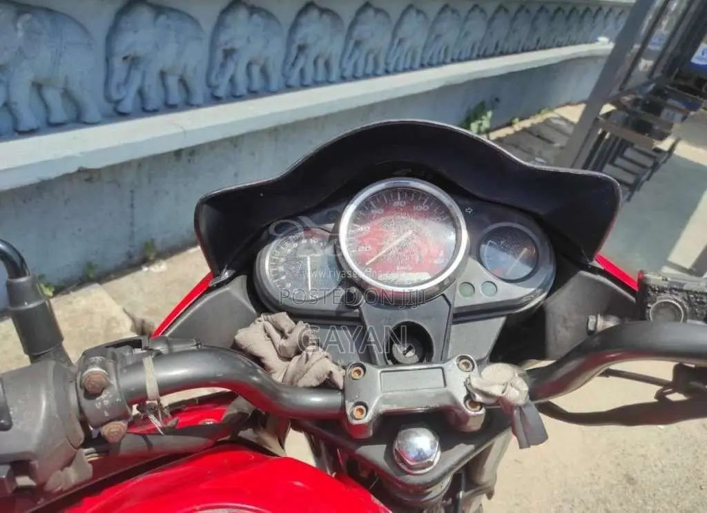 Hero-Honda Hunk 2008 Motorbike (Used)