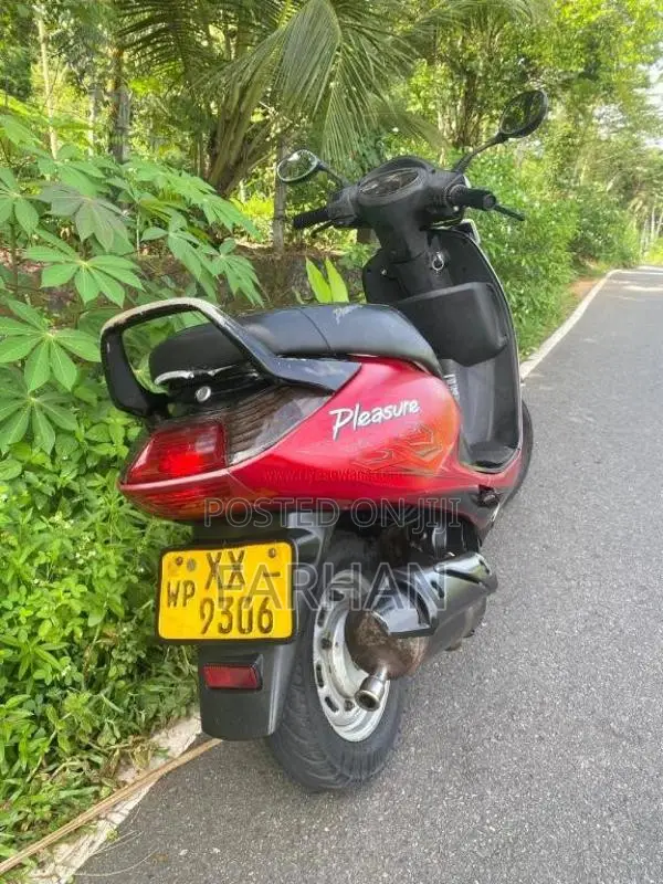 Hero Pleasure 2012 Motorbike (Used)