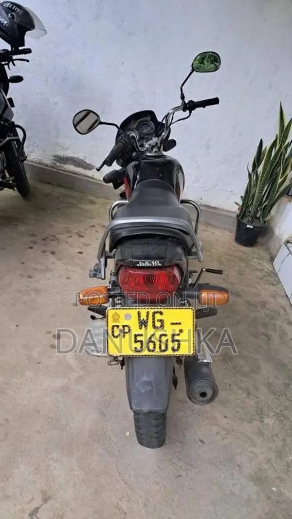 Hero-Honda CD Deluxe 2011 Motorbike (Used)