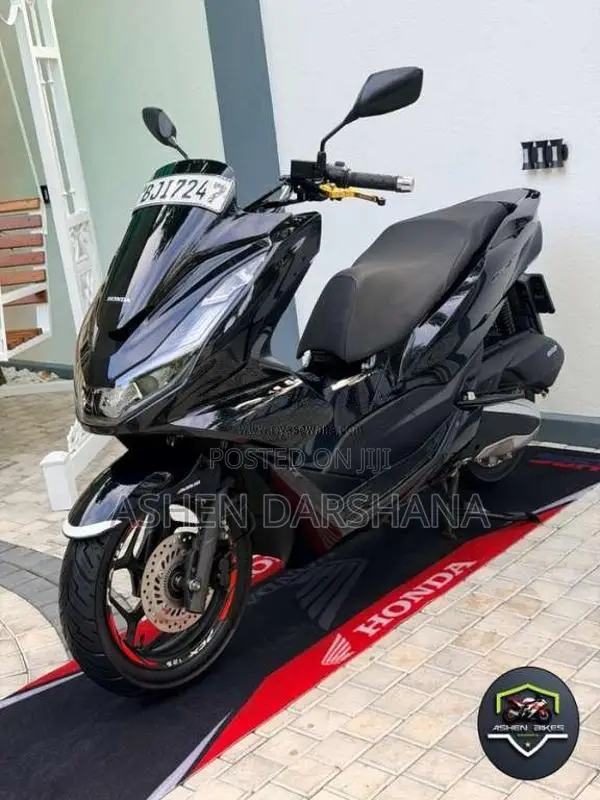Honda Pcx 2023 Motorbike (Used)