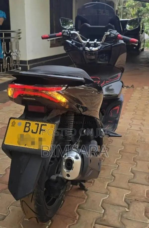 Honda PCX 160 Japan 2024 Motorbike (Used)