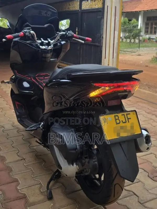 Honda PCX 160 Japan 2024 Motorbike (Used)