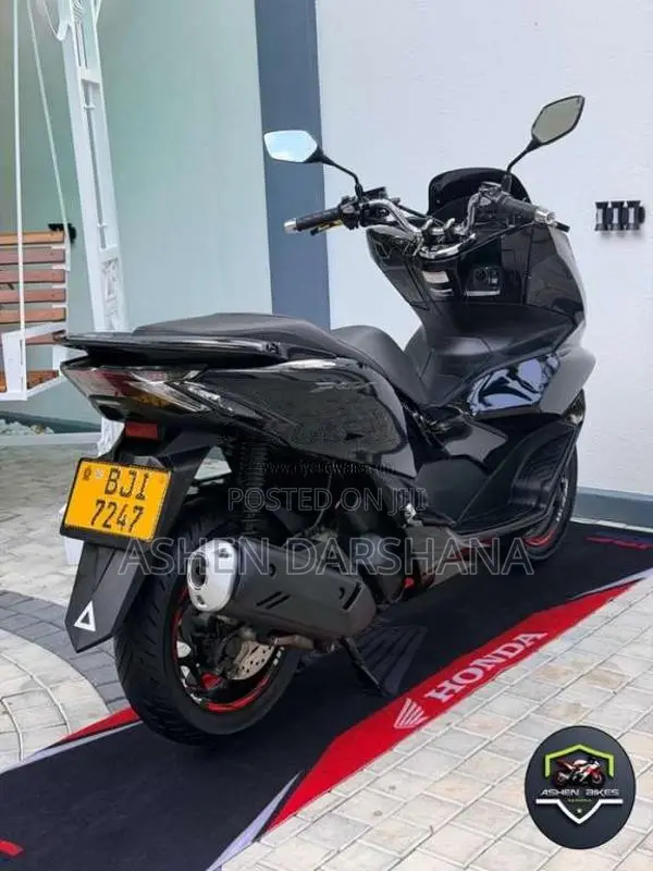 Honda Pcx 2023 Motorbike (Used)