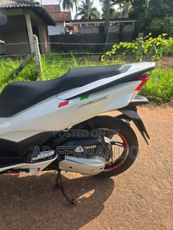 Honda PCX 125 Japan JF 2018 Motorbike (Used)