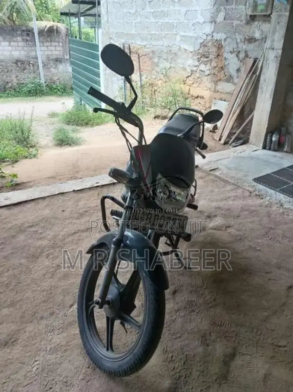 Hero Hf Deluxe 2016 Motorbike (Used)
