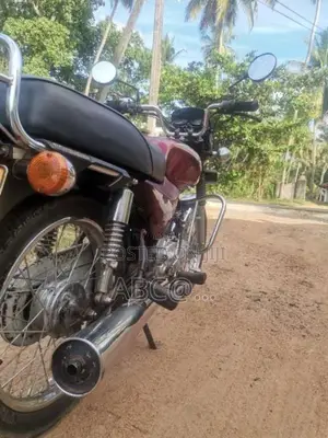 Bajaj Boxer 2004 Motorbike (Used)