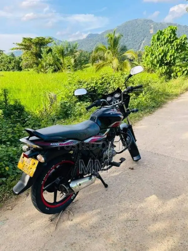 Bajaj Discover 100 2013 Motorbike (Used)