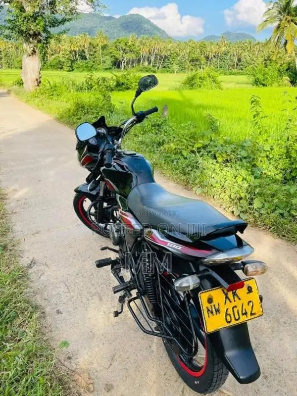 Bajaj Discover 100 2013 Motorbike (Used)