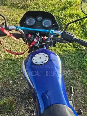 Bajaj Caliber 2004 Motorbike (Used)