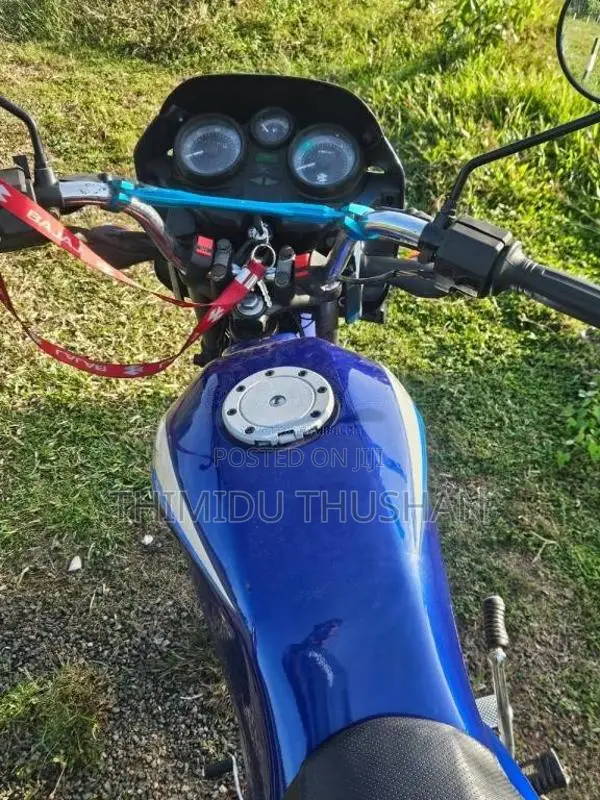 Bajaj Caliber 2004 Motorbike (Used)