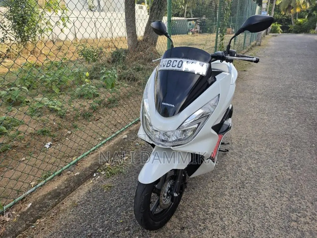 Honda PCX 125 2015 Motorbike (Used)