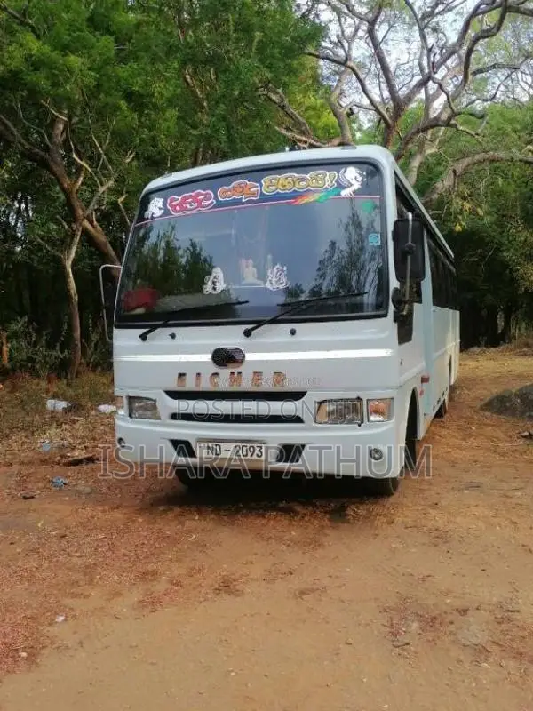Eicher Skyline 2017 Bus (Used)