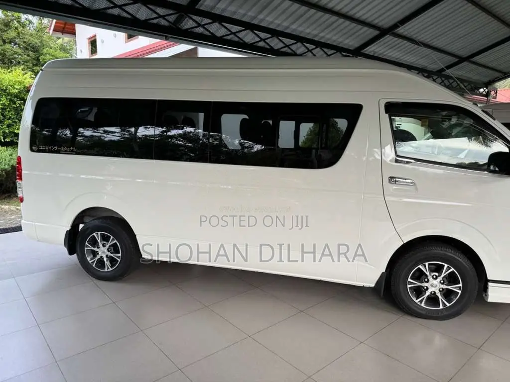 Toyota HIACE 2015 Van (Used)