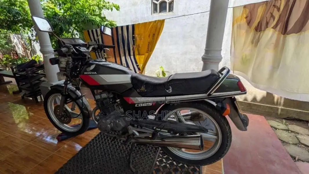 Honda CB 125 2011 Motorbike (Used)