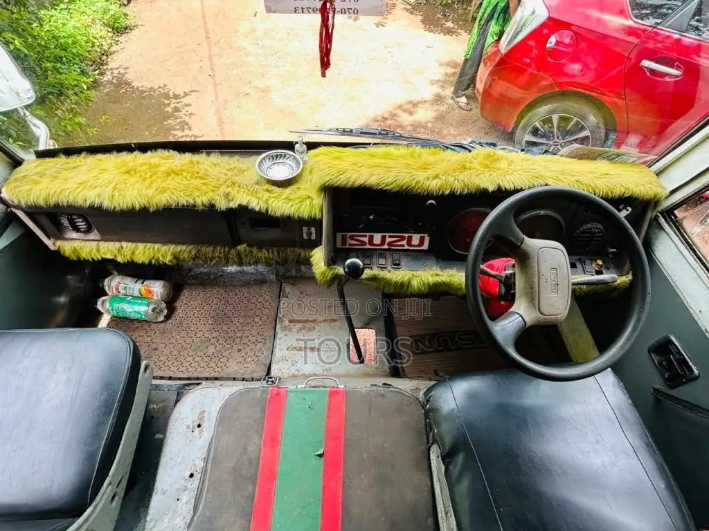 Isuzu Journey 1981 Bus (Used)